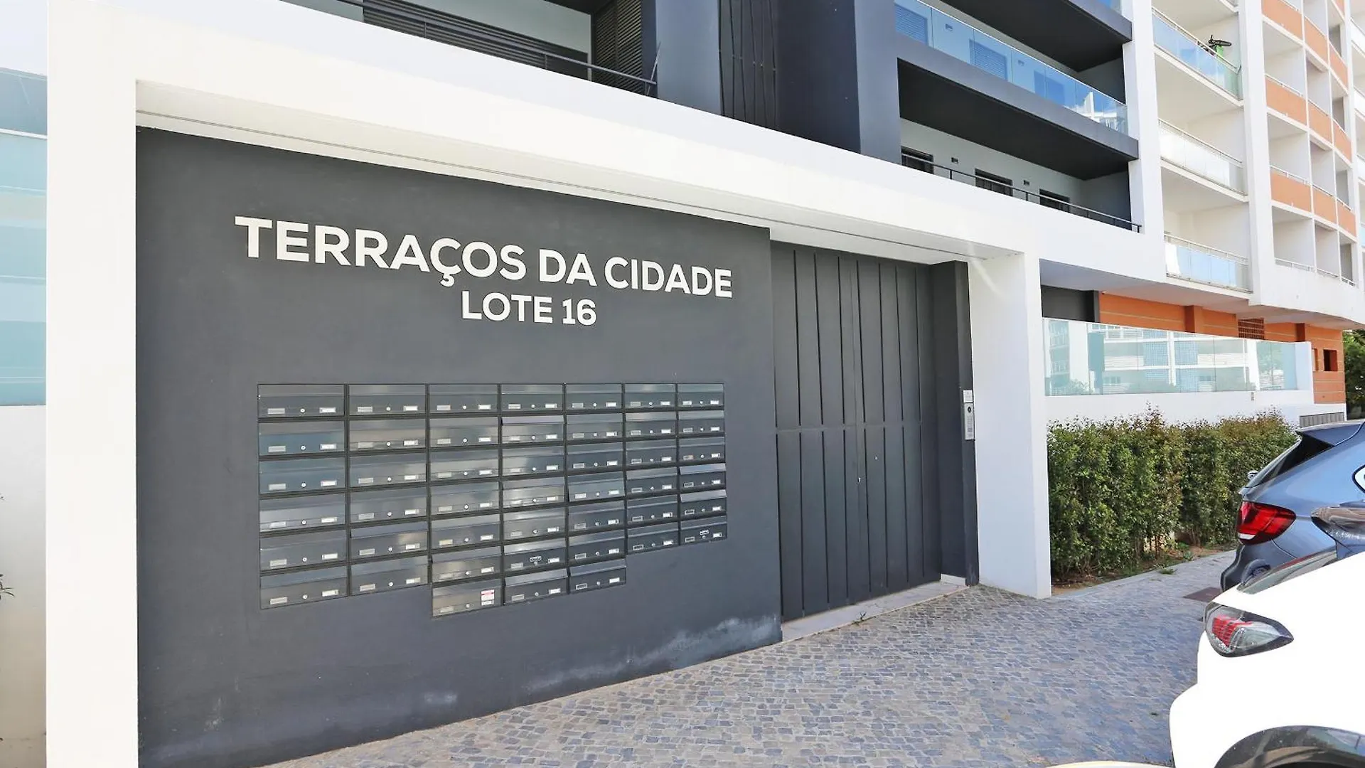 B24 - Terrace Quintao Apartment In Portimão