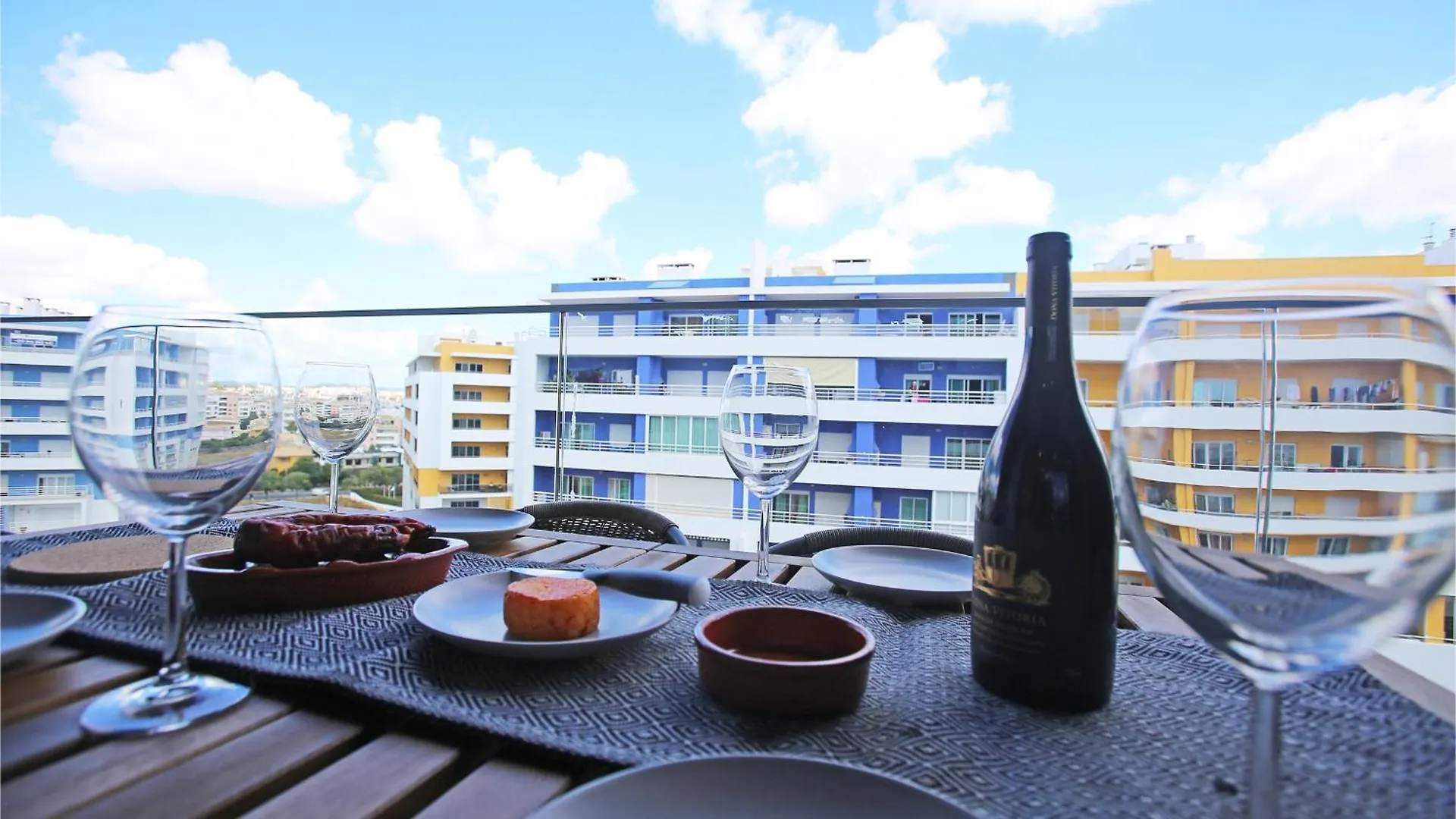 B24 - Terrace Quintao Apartment In Portimão