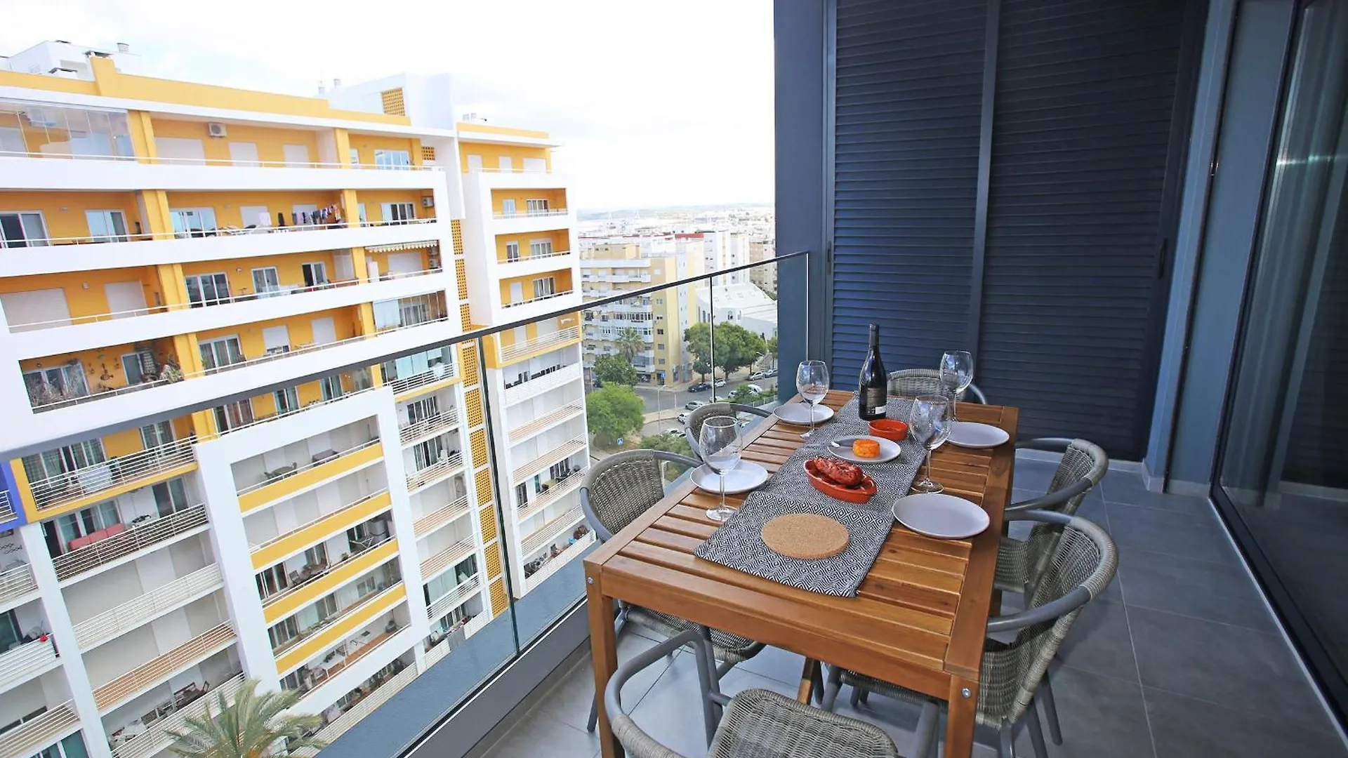 B24 - Terrace Quintao Apartment In Portimão