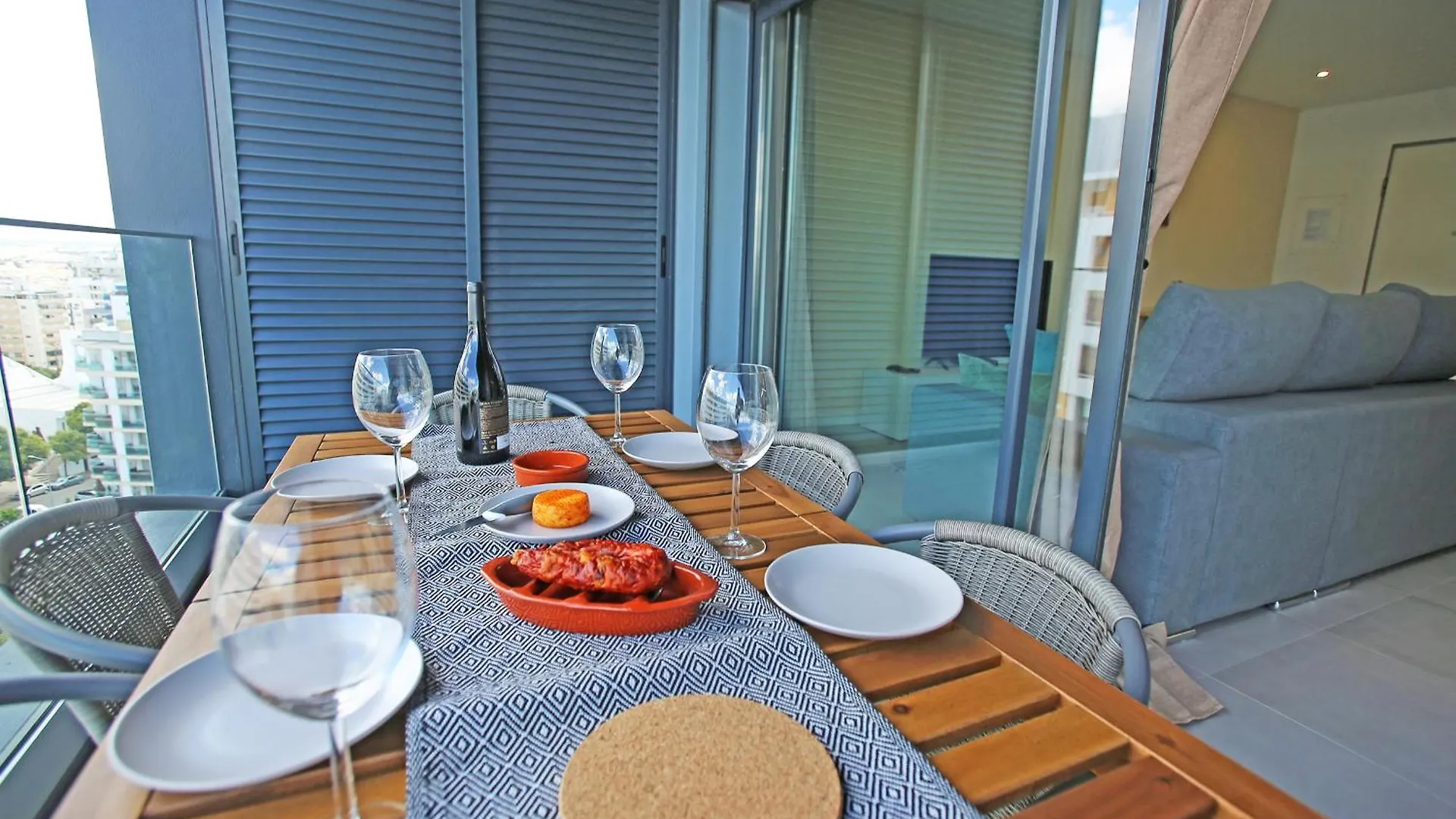 B24 - Terrace Quintao Apartment In Portimao