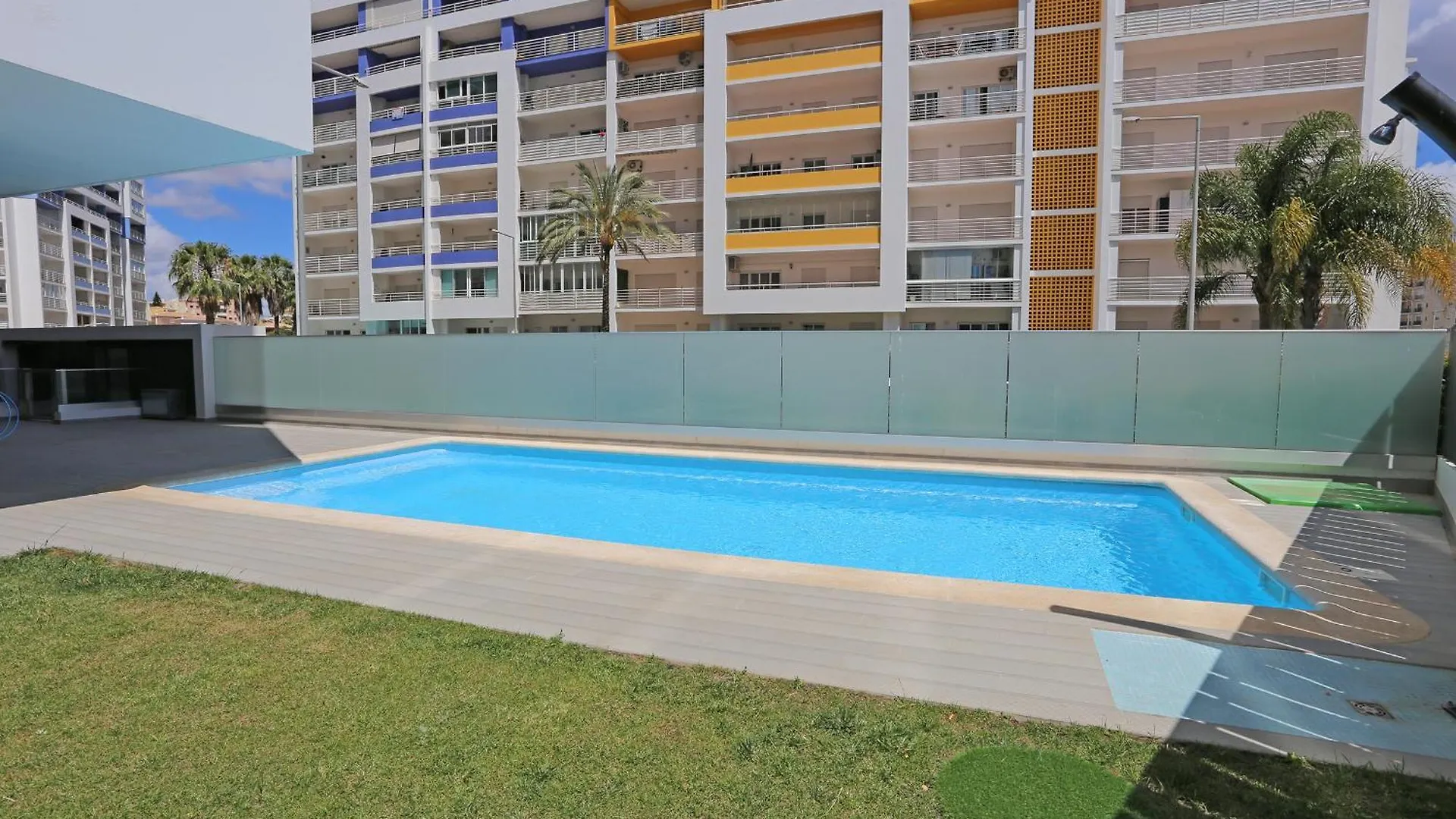 B24 - Terrace Quintao Apartment In Portimao